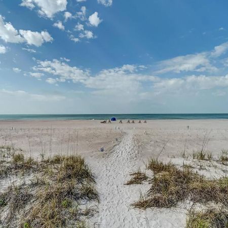 Bradenton Beach Resort Style Getaway-Walk To Beach Exterior photo