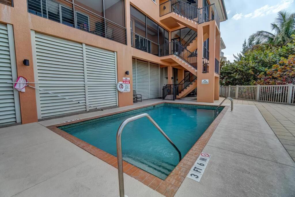 Bradenton Beach Resort Style Getaway-Walk To Beach Exterior photo