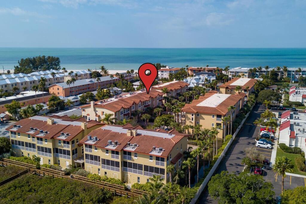 Bradenton Beach Resort Style Getaway-Walk To Beach Exterior photo
