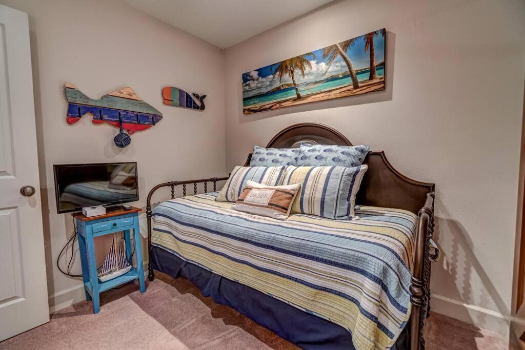 Bradenton Beach Resort Style Getaway-Walk To Beach Exterior photo
