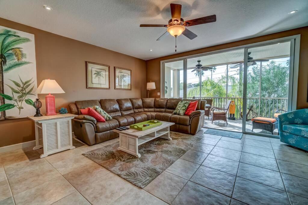 Bradenton Beach Resort Style Getaway-Walk To Beach Exterior photo