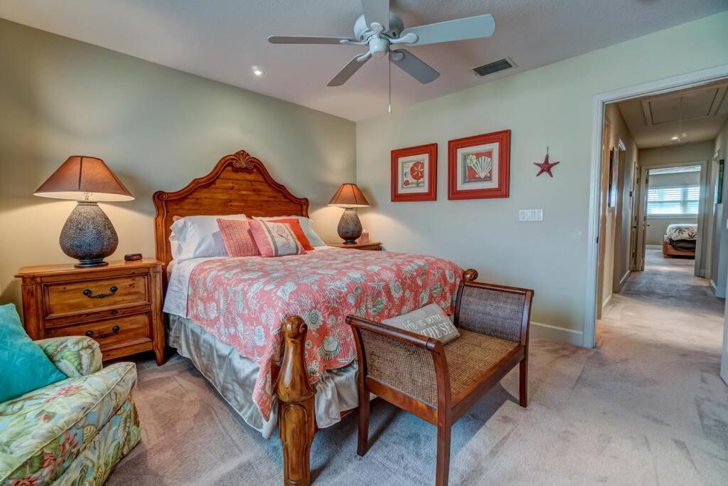 Bradenton Beach Resort Style Getaway-Walk To Beach Exterior photo